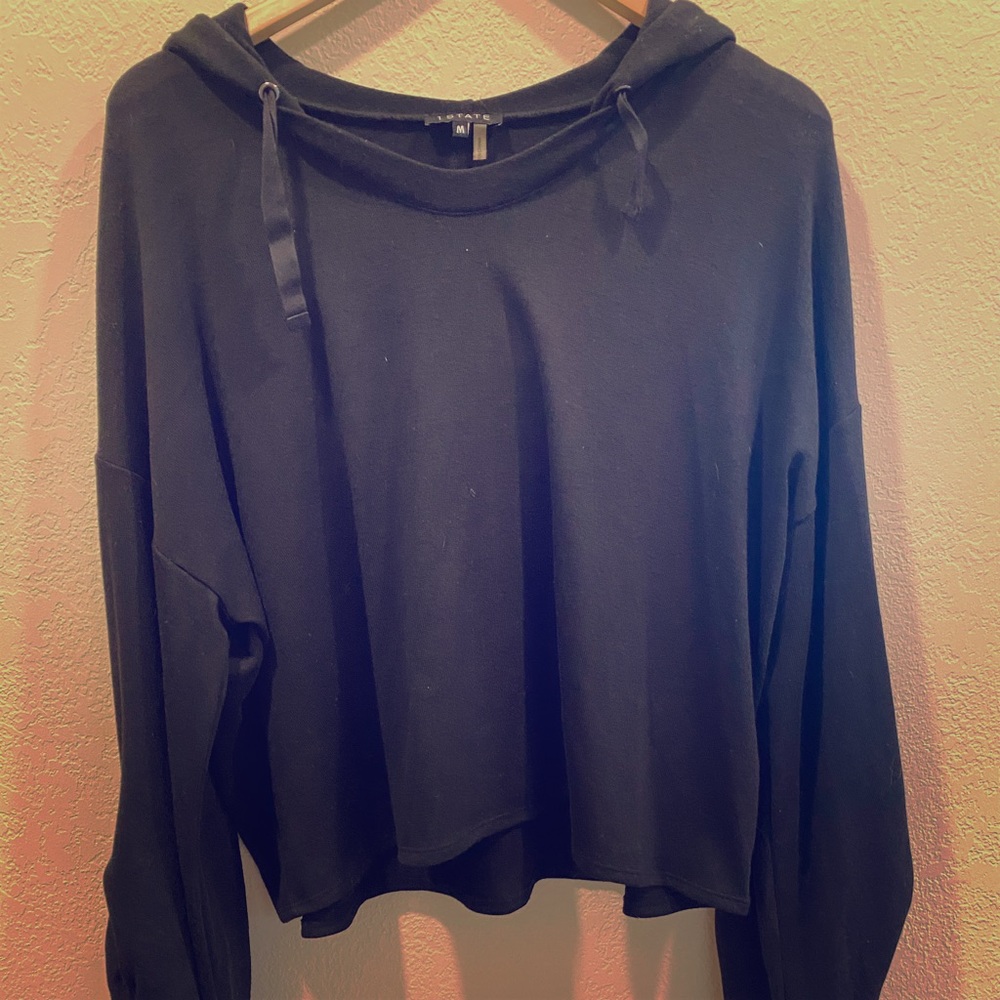 Hooded sweater with detail sleeves